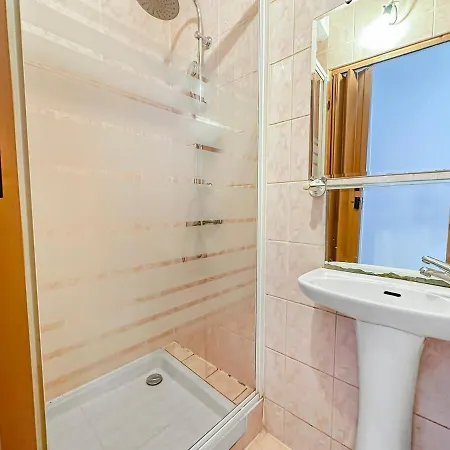 Maison Conviviale - Proche Aeroport Roissy Vendégház 3*